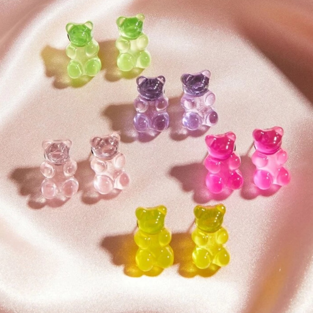 Gummi Bear Studs